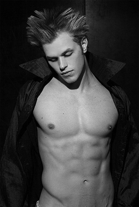 Kellan, da vampiro a modello