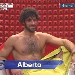 GF9: le immagini degli uomini nella casa - Thumbnail