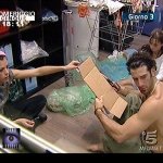 GF9: le immagini degli uomini nella casa - Thumbnail