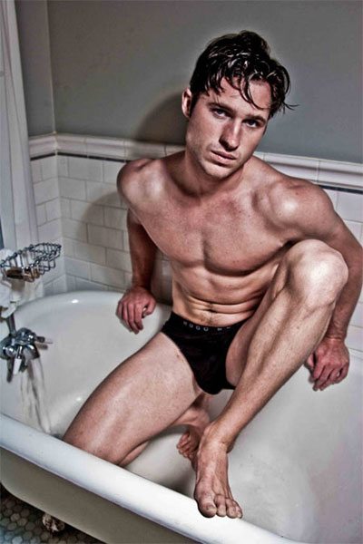 Jhon e gli scatti trash in bagno