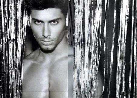 Jesus Luz su L&rsquo;Officiel Homme