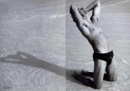 Jesus Luz su L&rsquo;Officiel Homme