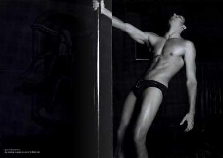 Jesus Luz su L&rsquo;Officiel Homme
