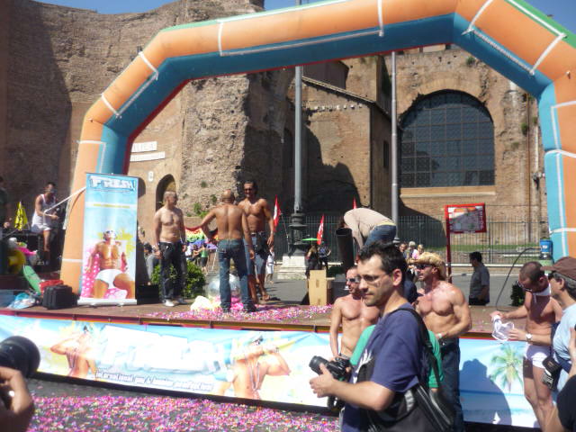 Roma Pride 2009 I carri