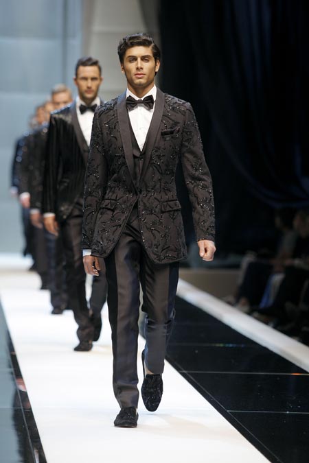 Jesus Luz in Italia sfila per Dolce e Gabbana