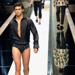 Jesus Luz in Italia sfila per Dolce e Gabbana - Thumbnail
