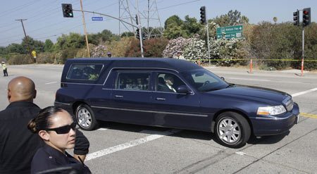 Il feretro di Michael e il cimitero di Hollywood