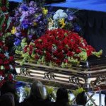 Il feretro di Michael e il cimitero di Hollywood - Thumbnail