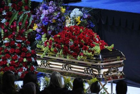 Il feretro di Michael e il cimitero di Hollywood
