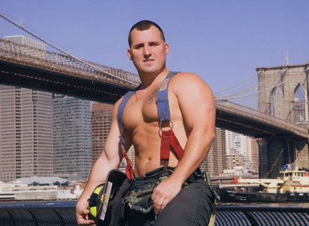 Sexy calendario 2010 per i pompieri di NYC