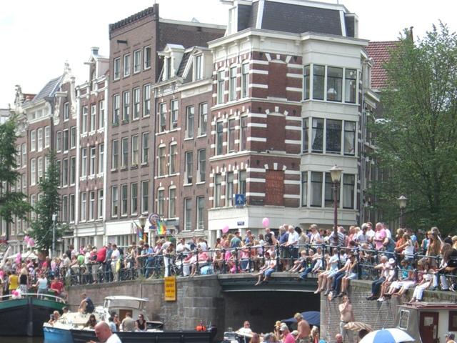 Amsterdam e il suo Gay Pride sui battelli