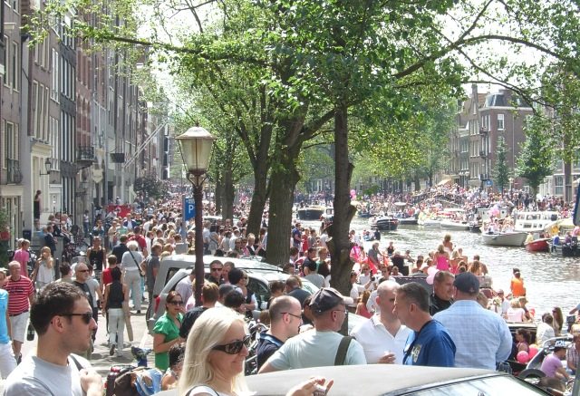 Amsterdam e il suo Gay Pride sui battelli