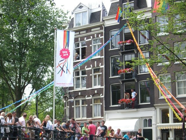 Amsterdam e il suo Gay Pride sui battelli
