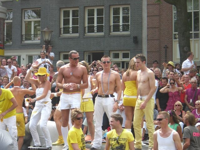 Amsterdam e il suo Gay Pride sui battelli