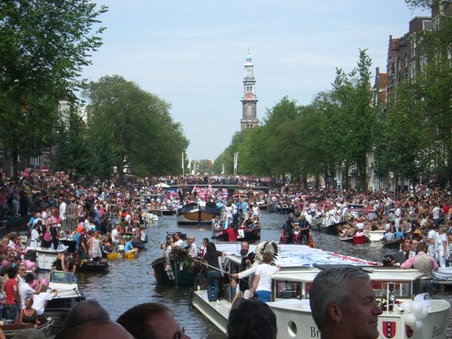 Amsterdam e il suo Gay Pride sui battelli