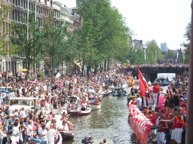 Amsterdam e il suo Gay Pride sui battelli