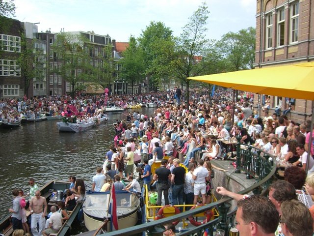 Amsterdam e il suo Gay Pride sui battelli