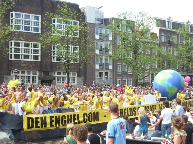 Amsterdam e il suo Gay Pride sui battelli