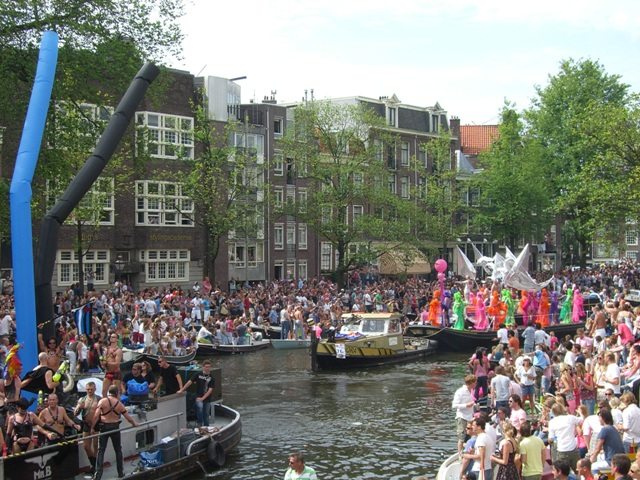 Amsterdam e il suo Gay Pride sui battelli