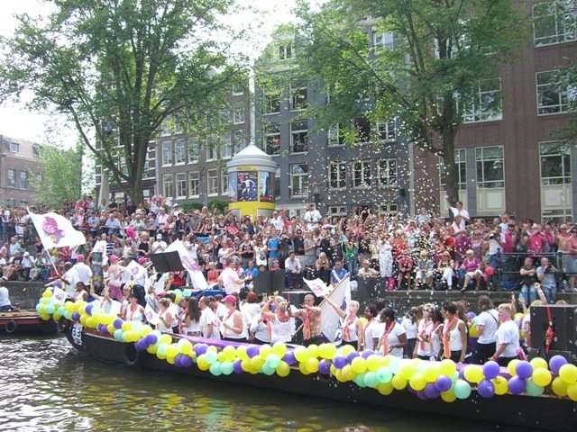Amsterdam e il suo Gay Pride sui battelli