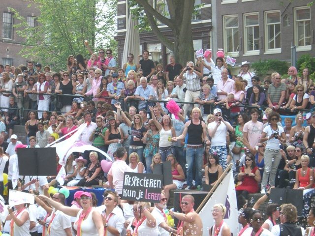 Amsterdam e il suo Gay Pride sui battelli