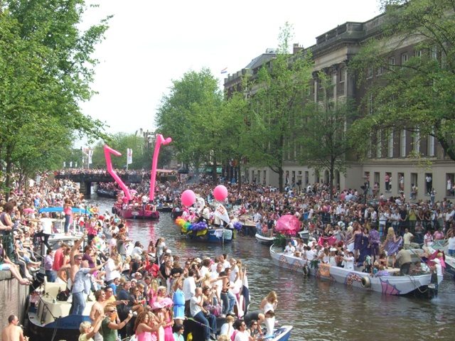 Amsterdam e il suo Gay Pride sui battelli