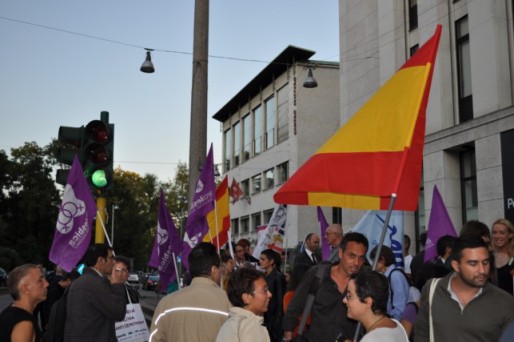 Il sit in al Consolato spagnolo