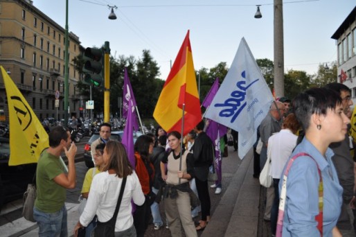 Il sit in al Consolato spagnolo