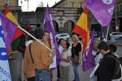 Il sit in al Consolato spagnolo