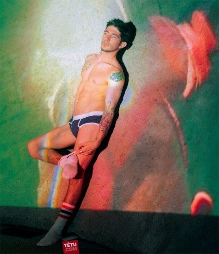 Hazzard si spoglia, Tetu lo riveste