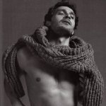 Il fascino di Claudio Santamaria emerge su Vogue Italia - Thumbnail