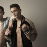 Guapo Magazine svela il potere dei gemelli - Thumbnail