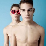 Guapo Magazine svela il potere dei gemelli - Thumbnail