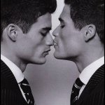 Juan e Cesar, i provocanti gemelli di Vogue Italia - Thumbnail