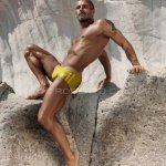 Scappare dall'isola a 43 anni - Thumbnail