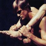 Pistole, caramelle e nudit&agrave; per Steven Klein - Thumbnail