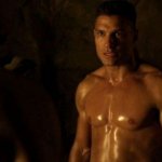 Prima scena di sesso gay tra gladiatori in "Spartacus" - Thumbnail