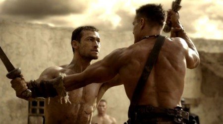 Prima scena di sesso gay tra gladiatori in "Spartacus"