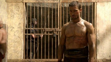Prima scena di sesso gay tra gladiatori in "Spartacus"