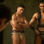 Prima scena di sesso gay tra gladiatori in "Spartacus" - Thumbnail