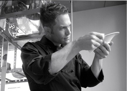 Simone Rugiati, sexy chef naufragato tra i vip