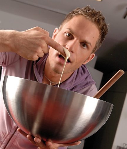 Simone Rugiati, sexy chef naufragato tra i vip