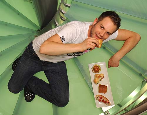 Simone Rugiati, sexy chef naufragato tra i vip