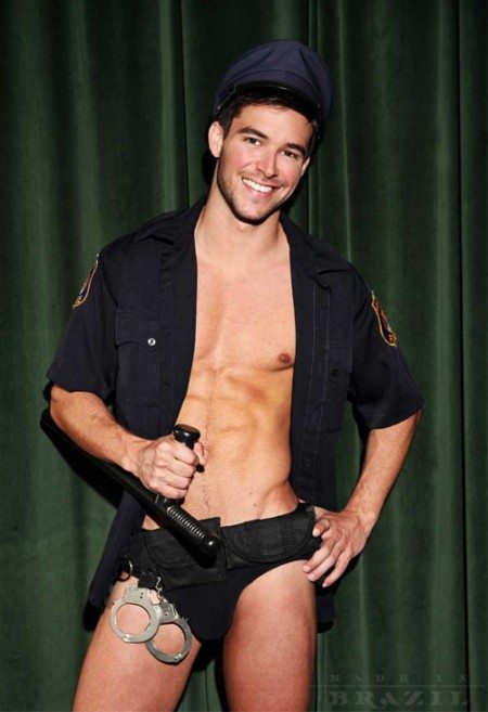 Bernardo, pompiere e poliziotto "for gay only"