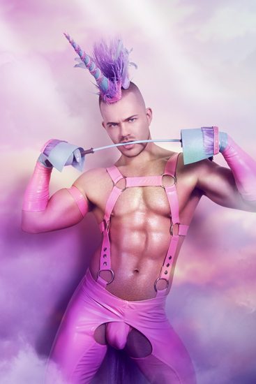 Finalmente arriva David, sexy-unicorno di Exterface