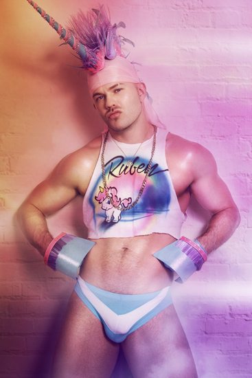 Finalmente arriva David, sexy-unicorno di Exterface