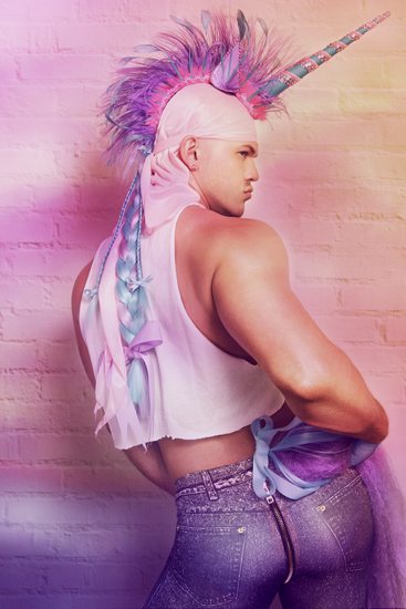 Finalmente arriva David, sexy-unicorno di Exterface