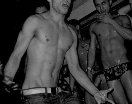Gli spogliarellisti gay di Craig Seymour