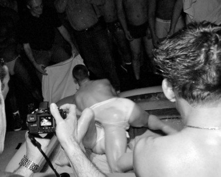 Gli spogliarellisti gay di Craig Seymour