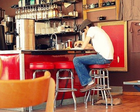 Bulli e secchioni, il fascino degli intellettuali